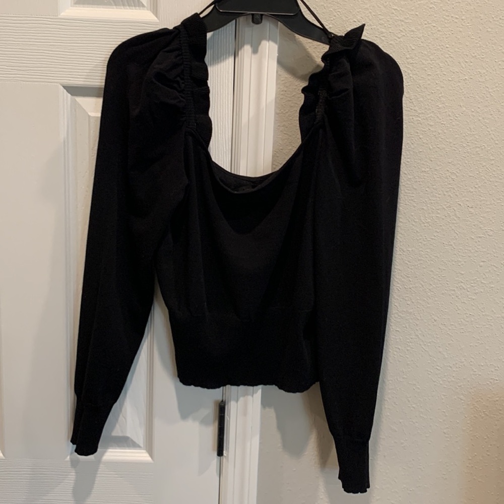 Off Shoulder Black Crop - Picture 4 of 4